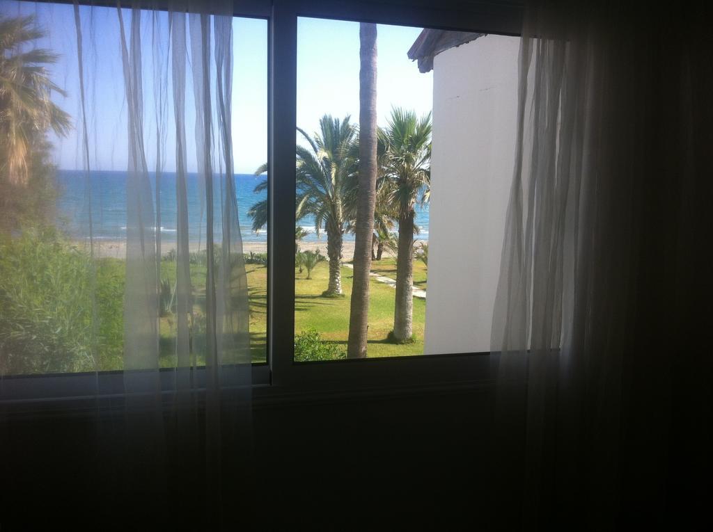 Sandy Beach Apartment 13 Oroklini Chambre photo